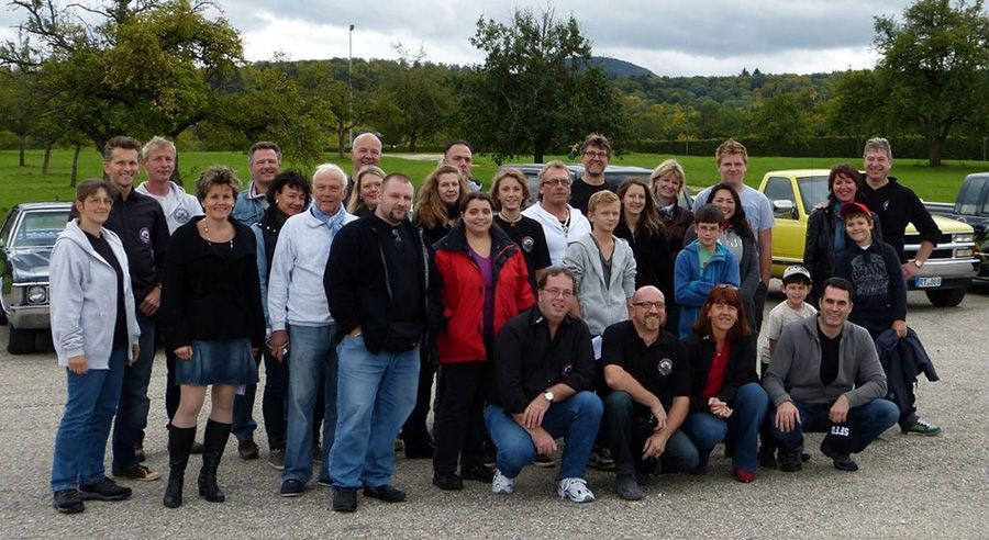 Gruppenbild: 25 Jahre American Car Club Reutlingen e.V.